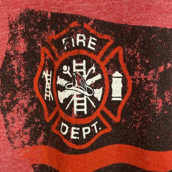 Women’s Fire Dept t-shirt size medium red v-neck soft - Picture 4 of 7